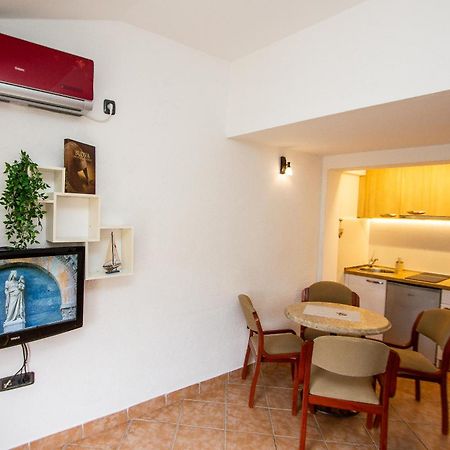 Guest House Jedro Petrovac Bagian luar foto