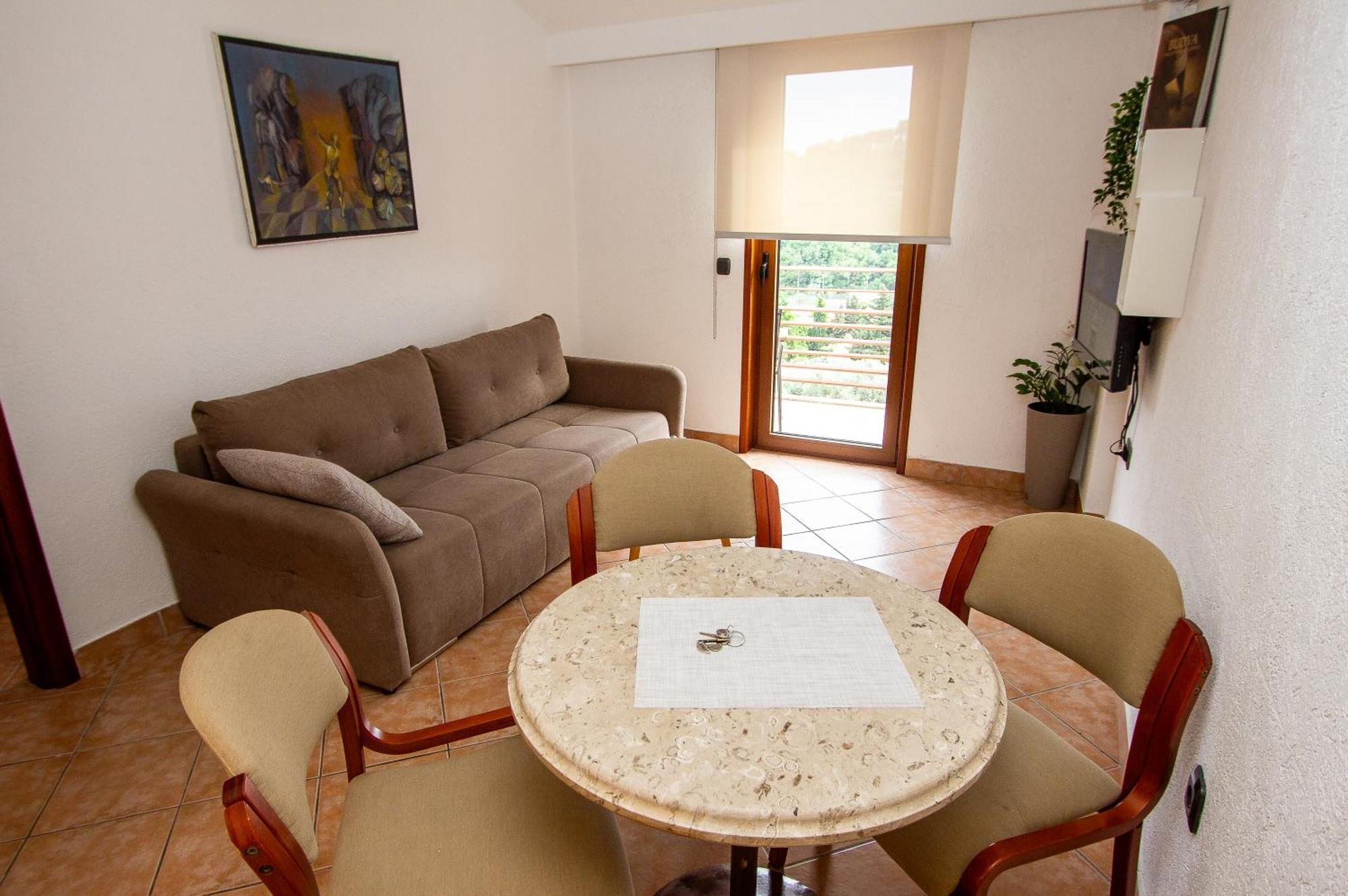 Guest House Jedro Petrovac Bagian luar foto