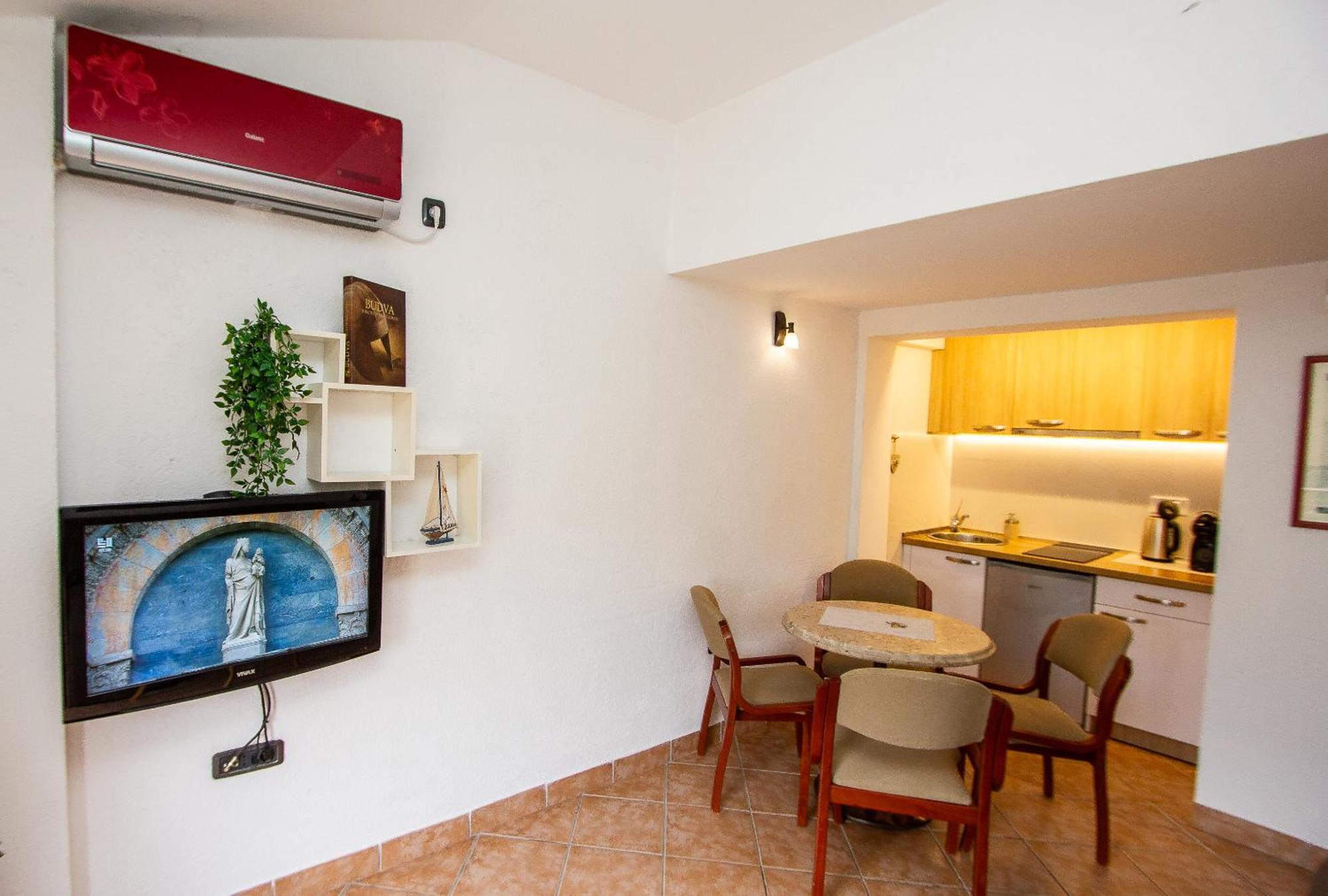 Guest House Jedro Petrovac Bagian luar foto