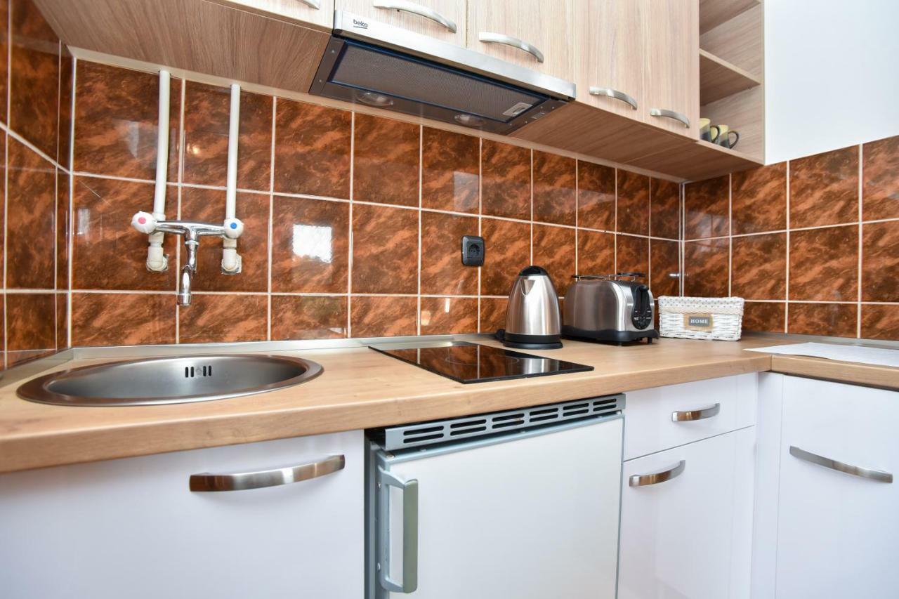 Guest House Jedro Petrovac Bagian luar foto