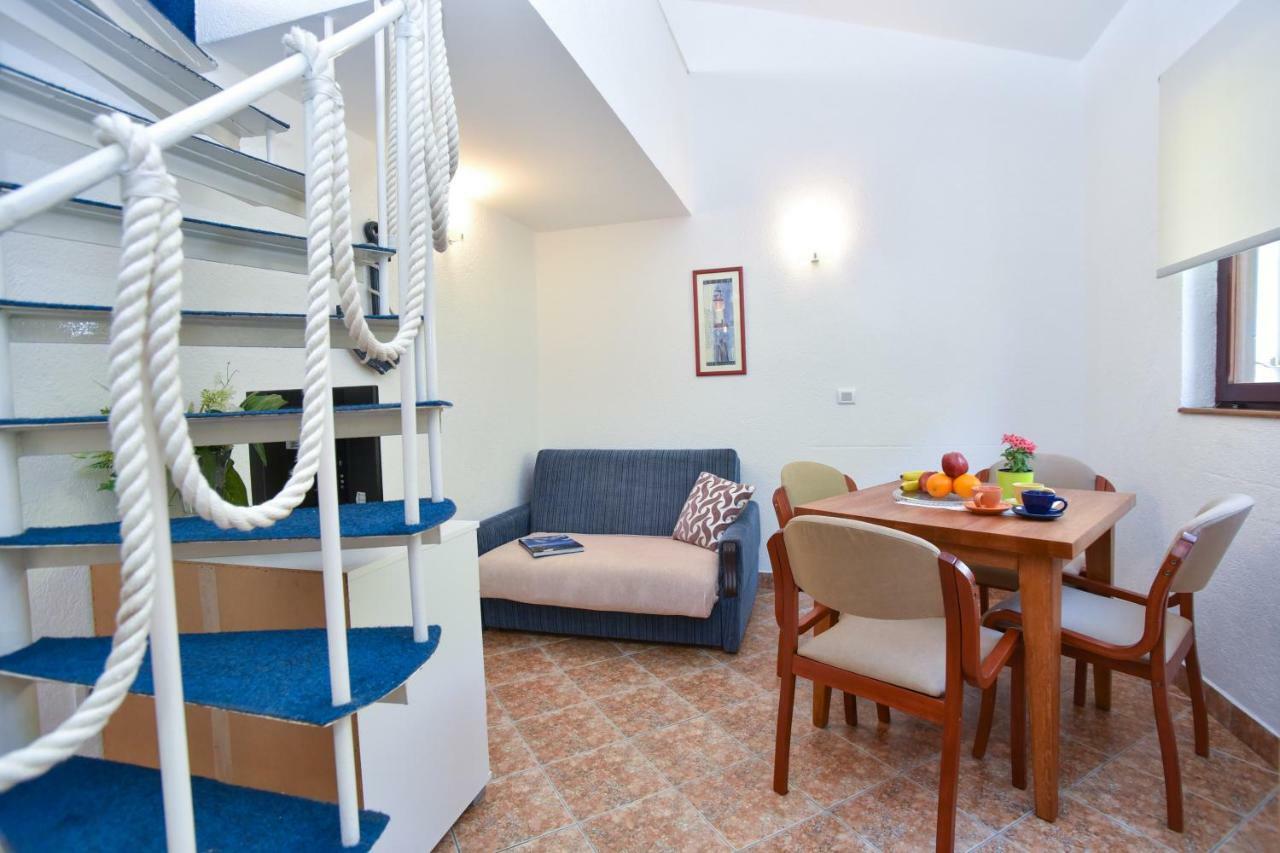 Guest House Jedro Petrovac Bagian luar foto